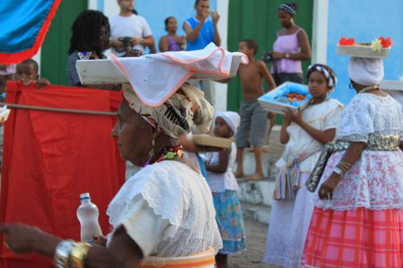 AS Baianas, em festa de rua em Cachoeira, no Recôncavo Baiano - BA